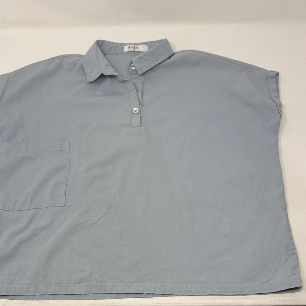 Blanc Kid’s Light Blue Short-Sleeve Polo Shirt  (button missing ) size 7